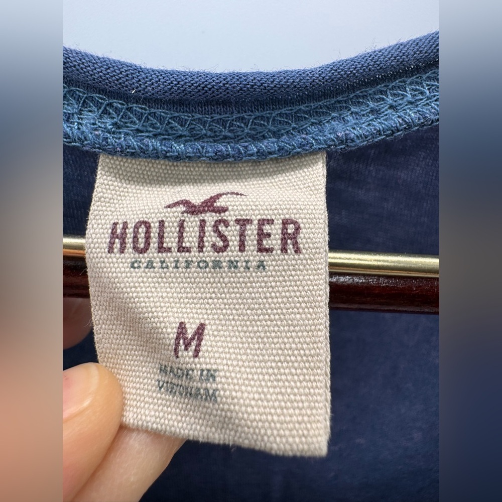 NWOT Hollister Cotton Tee Blue Shirt Medium - Picture 2 of 3